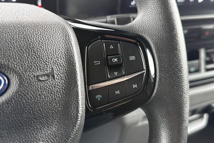 Hvid Ford Transit Custom 320 L2 fra 2024