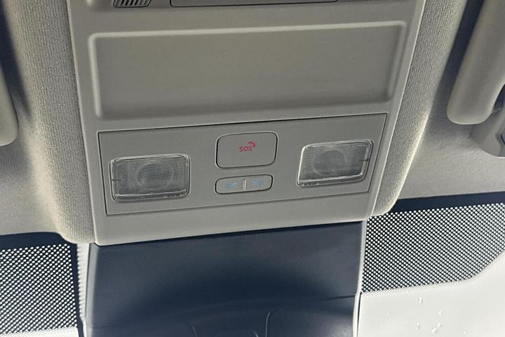 Hvid Ford Transit Custom 320 L2 fra 2024