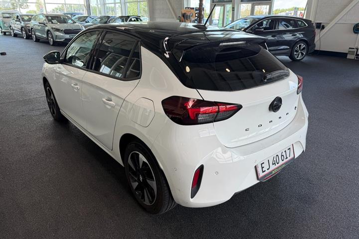 Gul Opel Corsa-e fra 2023