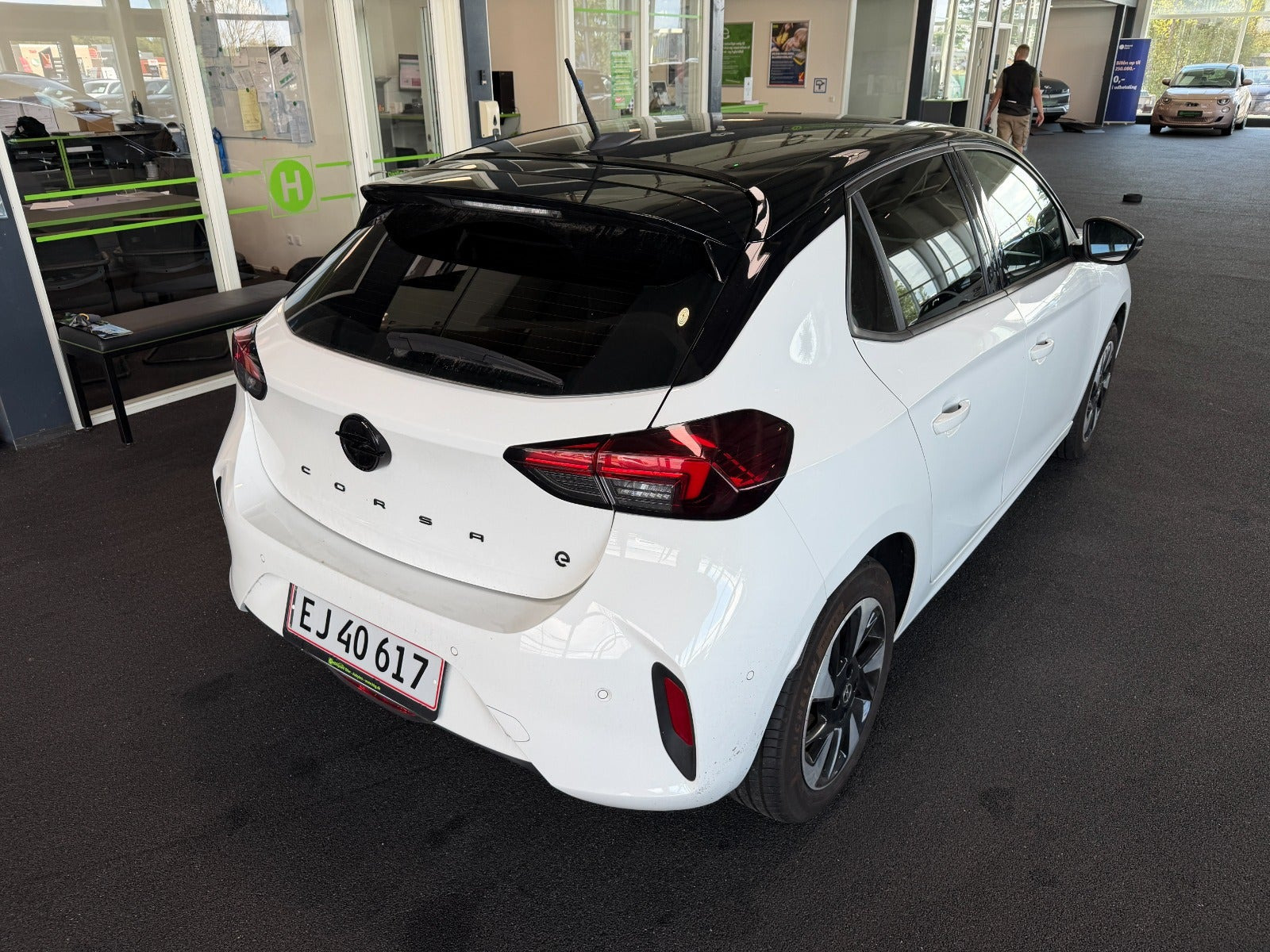Gul Opel Corsa-e fra 2023