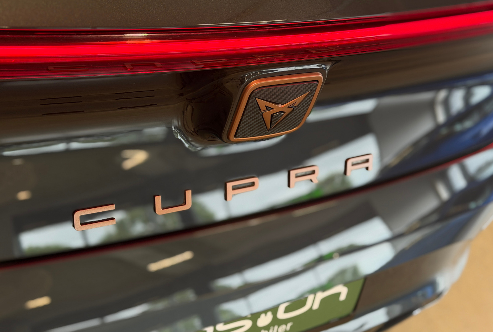 Grå Cupra Born fra 2023