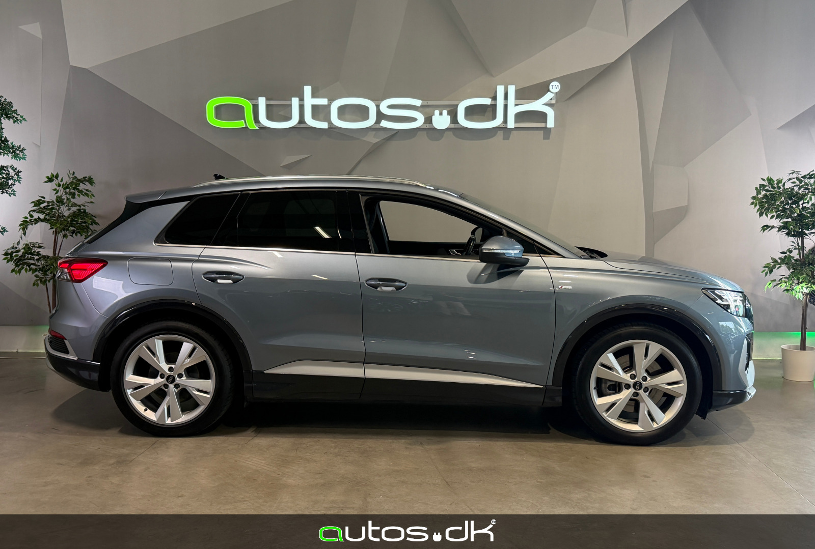 Blå Audi Q4 e-tron fra 2023