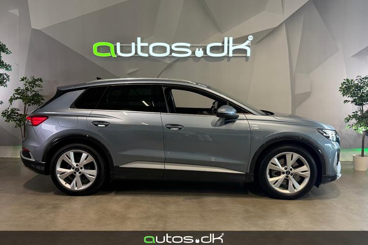 Blå Audi Q4 e-tron fra 2023