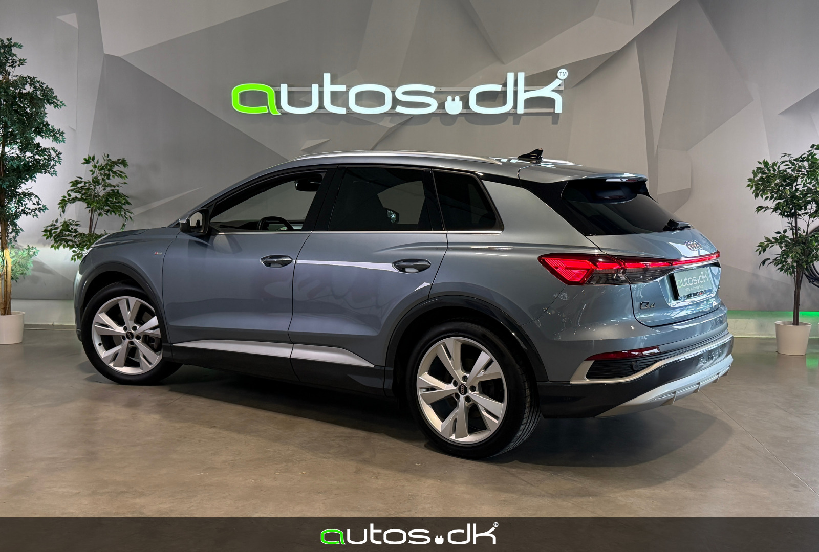 Blå Audi Q4 e-tron fra 2023