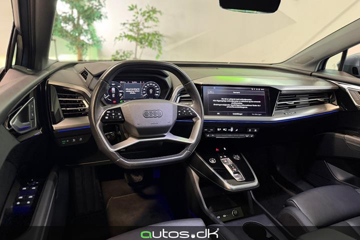 Blå Audi Q4 e-tron fra 2023
