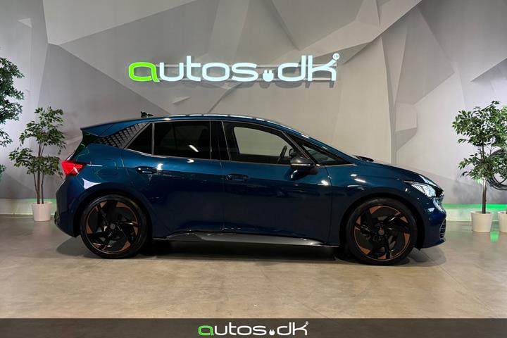 Blå Cupra Born fra 2023