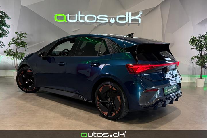 Blå Cupra Born fra 2023
