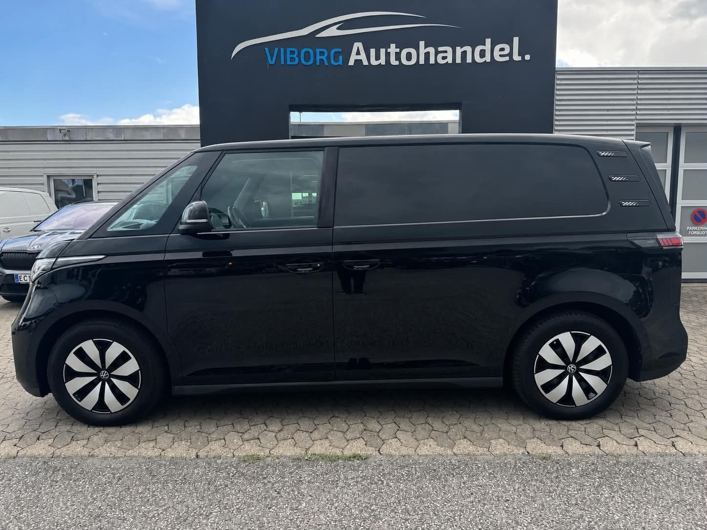 Sort VW ID.Buzz fra 2023