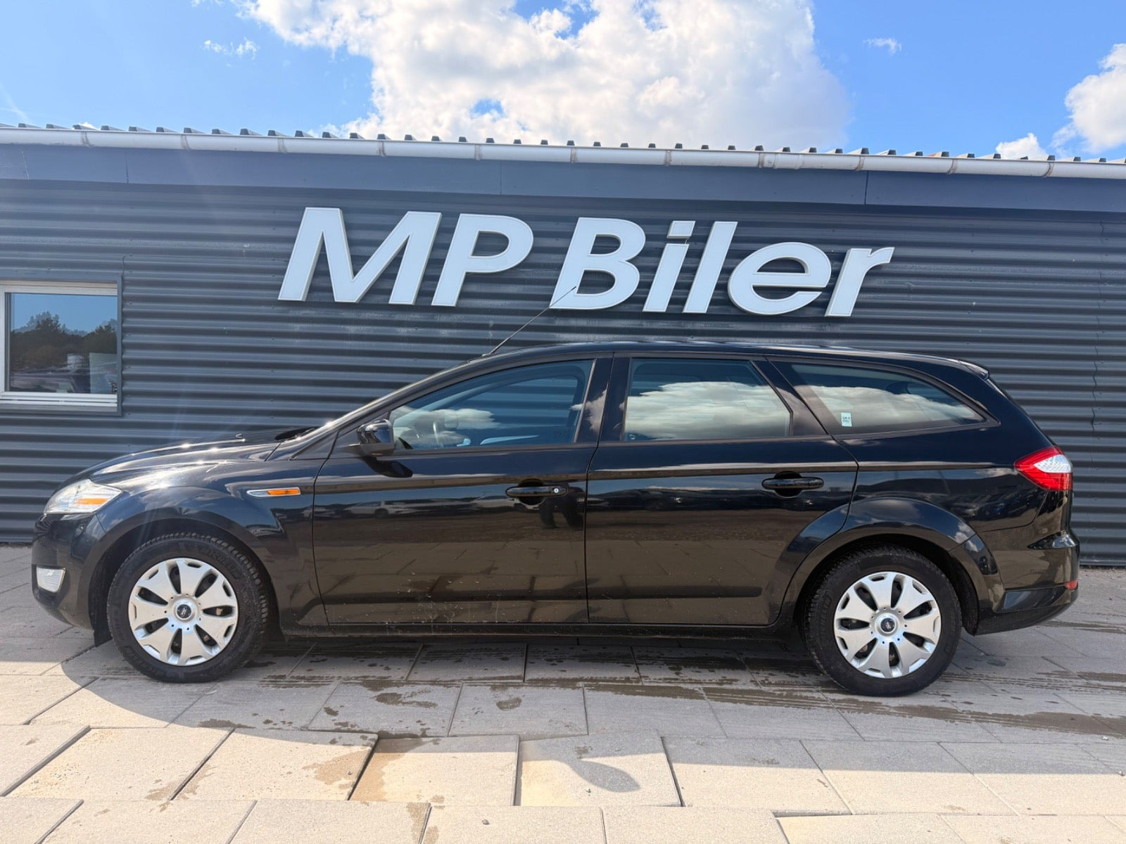 Sort Ford Mondeo fra 2011