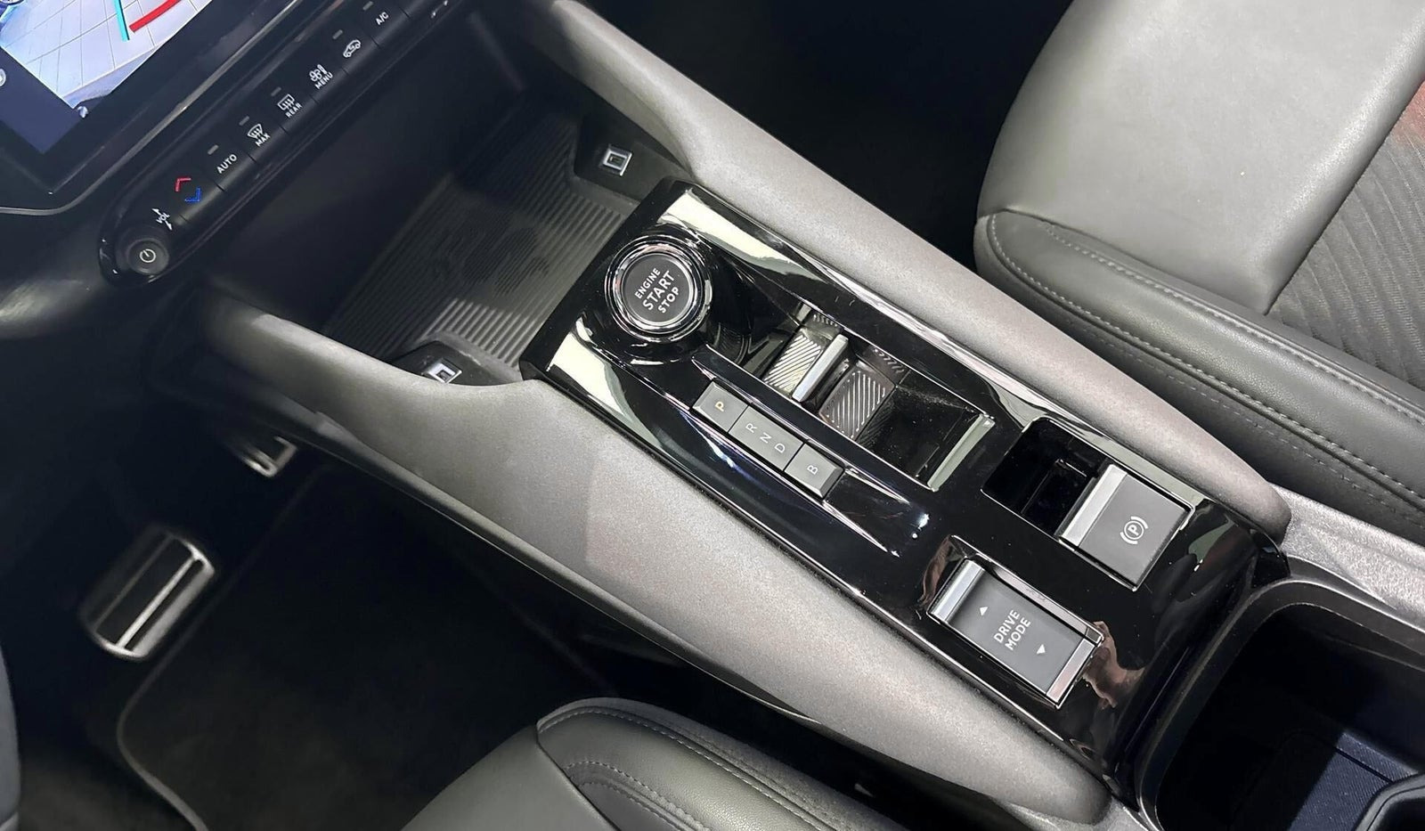 Sort Alfa Romeo Junior fra 2025