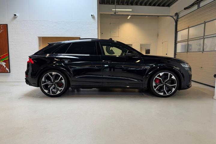 Sort Audi RS Q8 fra 2020
