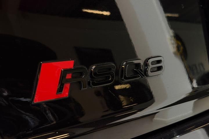 Sort Audi RS Q8 fra 2020