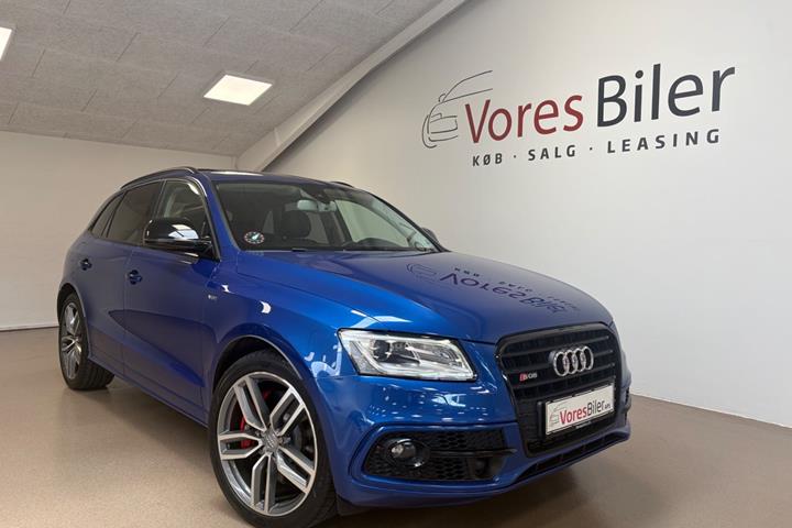 Blå Audi SQ5 fra 2016
