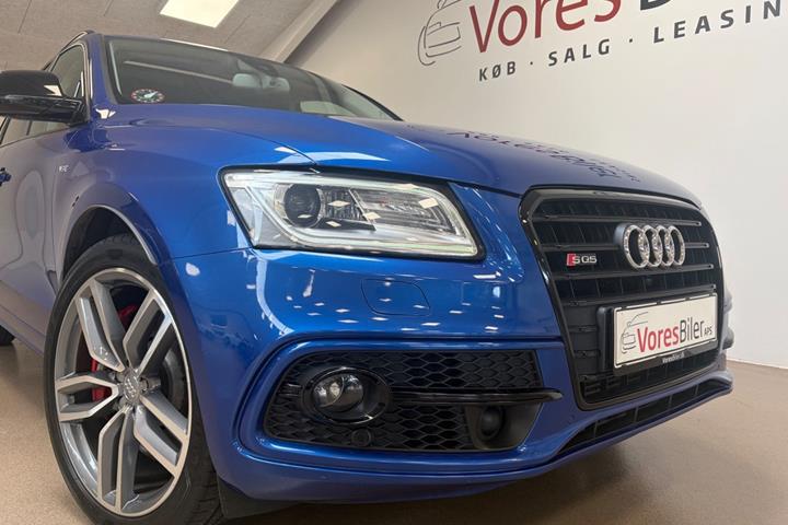 Blå Audi SQ5 fra 2016