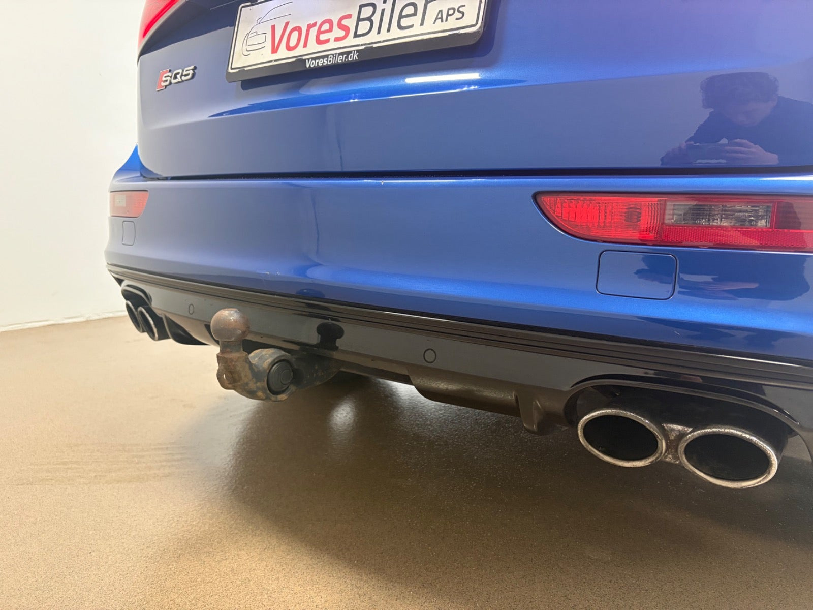 Blå Audi SQ5 fra 2016