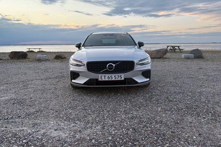 Sølv Volvo V60 fra 2021