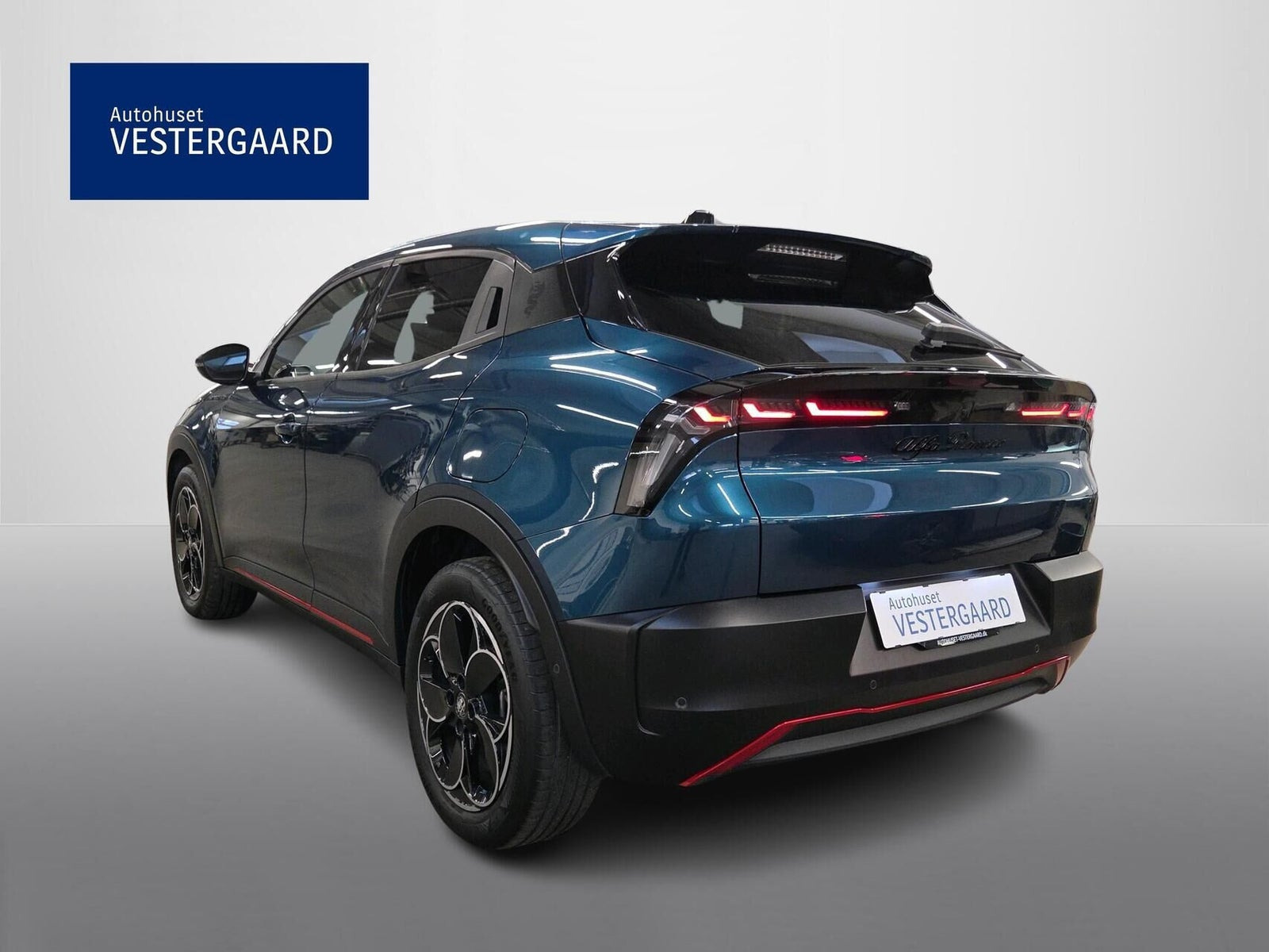 Blå Alfa Romeo Junior fra 2025