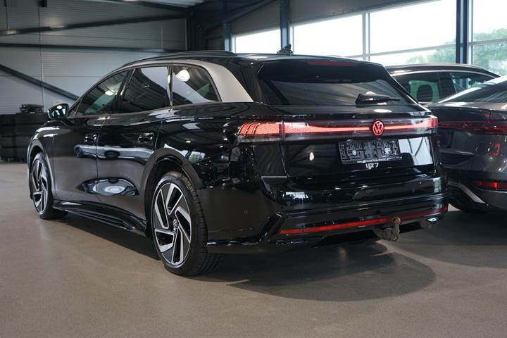 Sort VW ID.7 fra 2025