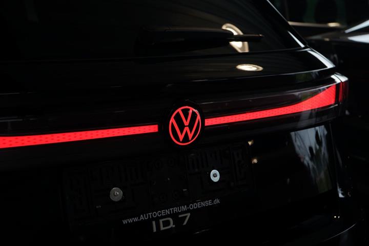 Sort VW ID.7 fra 2025