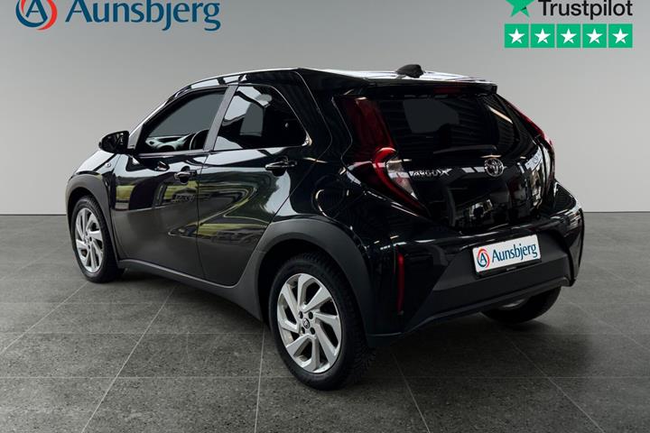 Sort Toyota Aygo X fra 2022