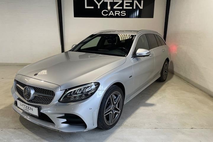 Sølv Mercedes C300 de fra 2020
