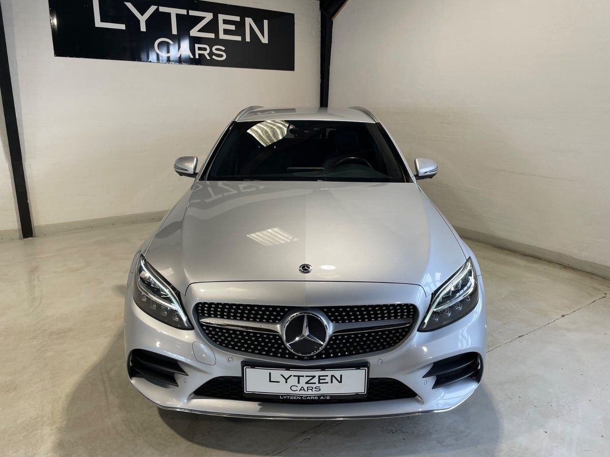 Sølv Mercedes C300 de fra 2020