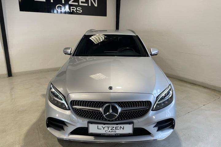 Sølv Mercedes C300 de fra 2020
