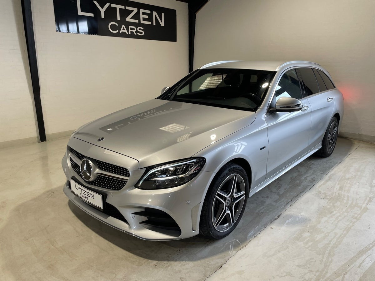 Sølv Mercedes C300 de fra 2020