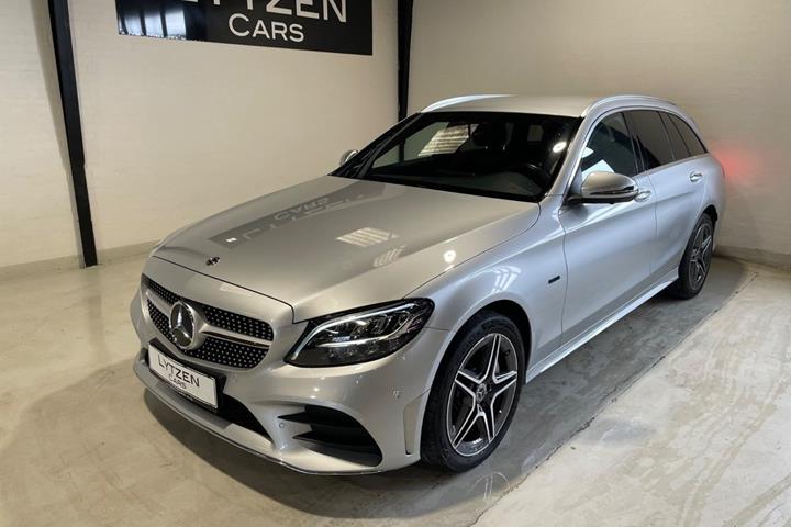 Sølv Mercedes C300 de fra 2020