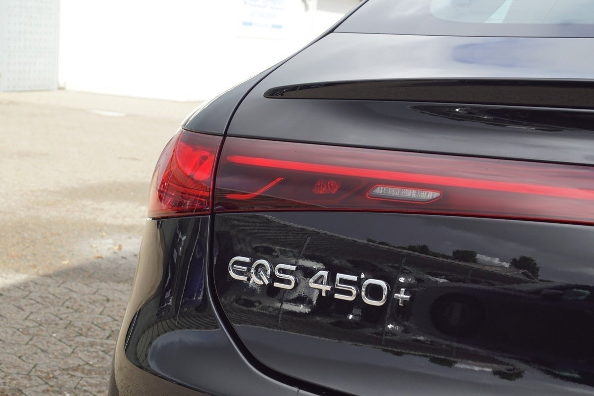 Sort Mercedes EQS450+ fra 2022