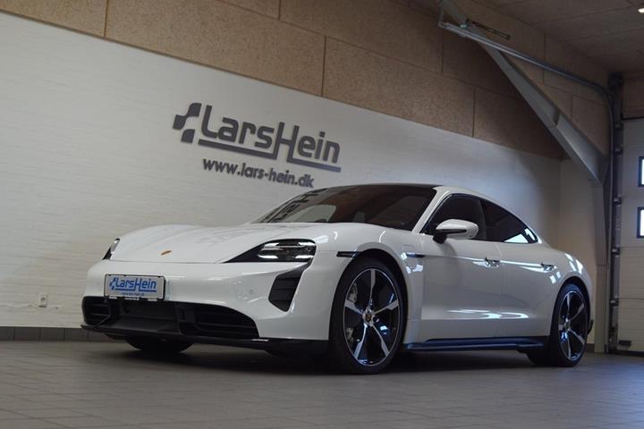 Hvid Porsche Taycan Turbo fra 2022
