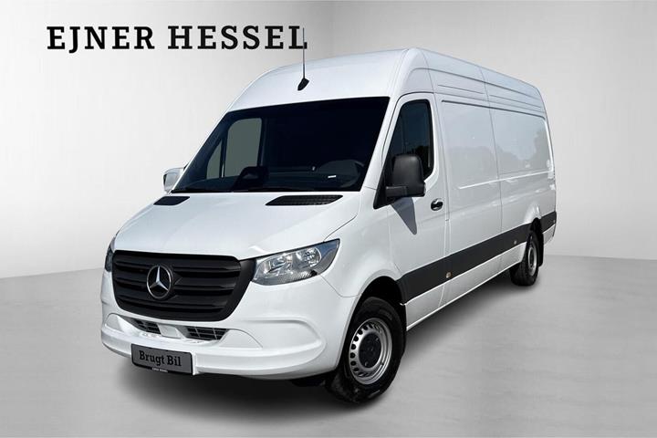 Hvid Mercedes Sprinter 317 fra 2025