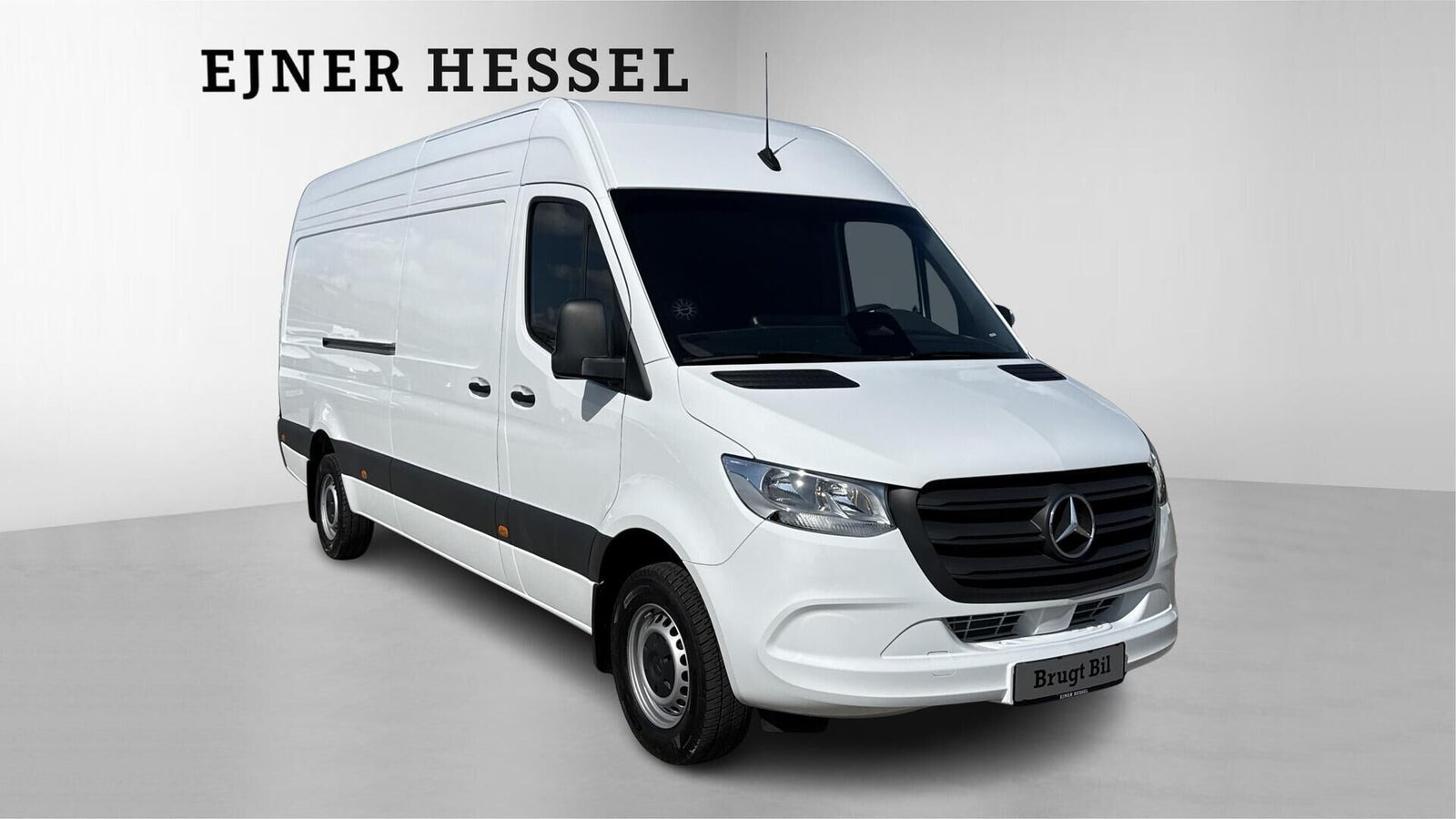 Hvid Mercedes Sprinter 317 fra 2025