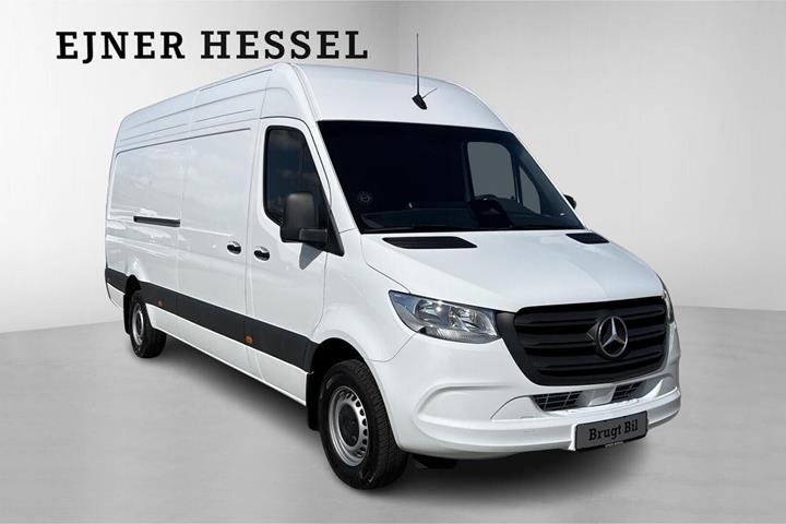 Hvid Mercedes Sprinter 317 fra 2025