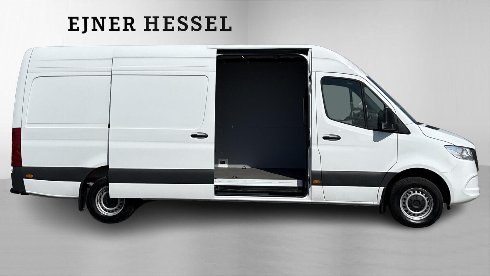 Hvid Mercedes Sprinter 317 fra 2025