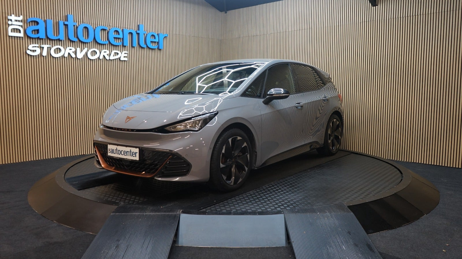 Grå Cupra Born fra 2023
