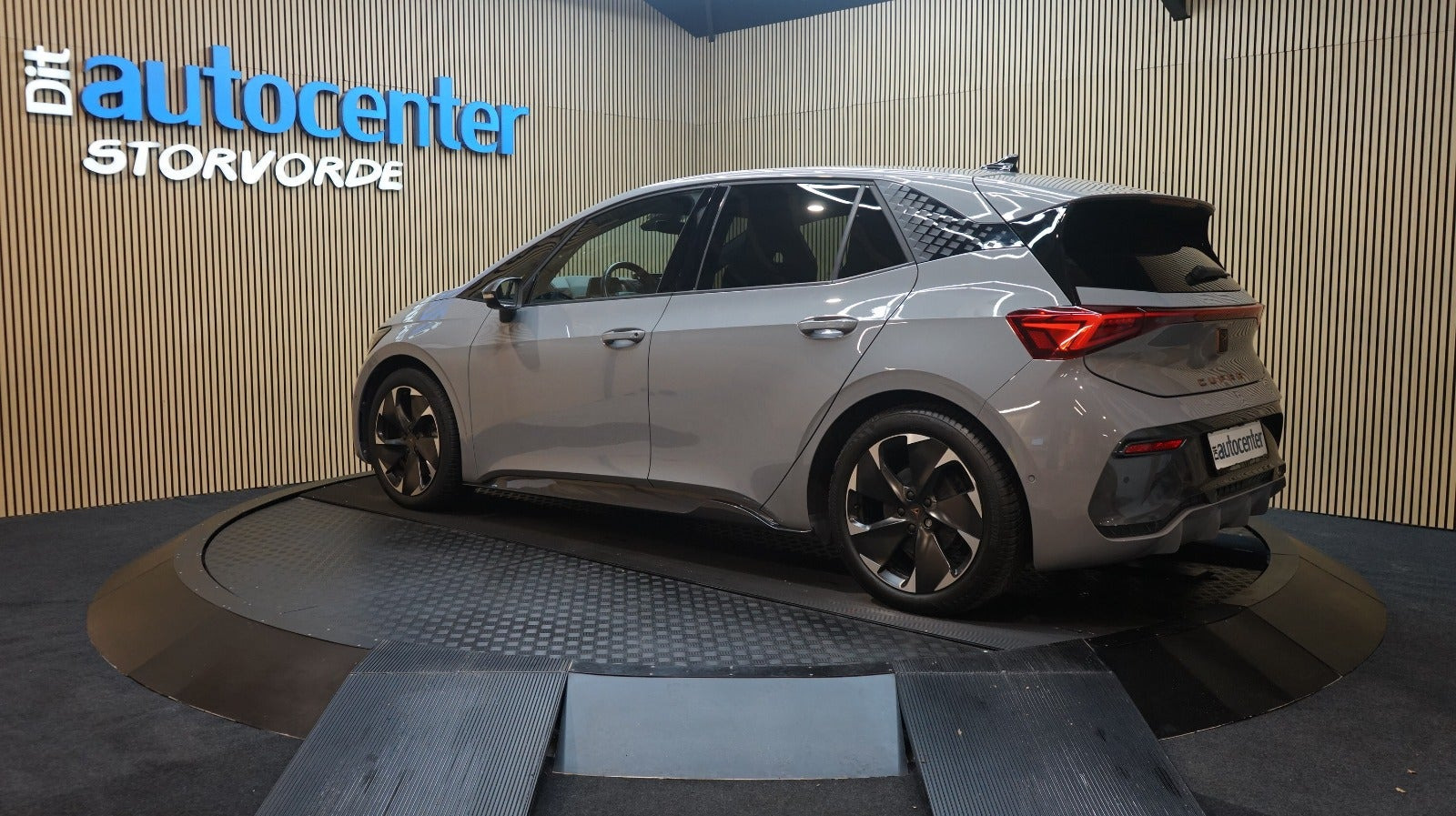 Grå Cupra Born fra 2023