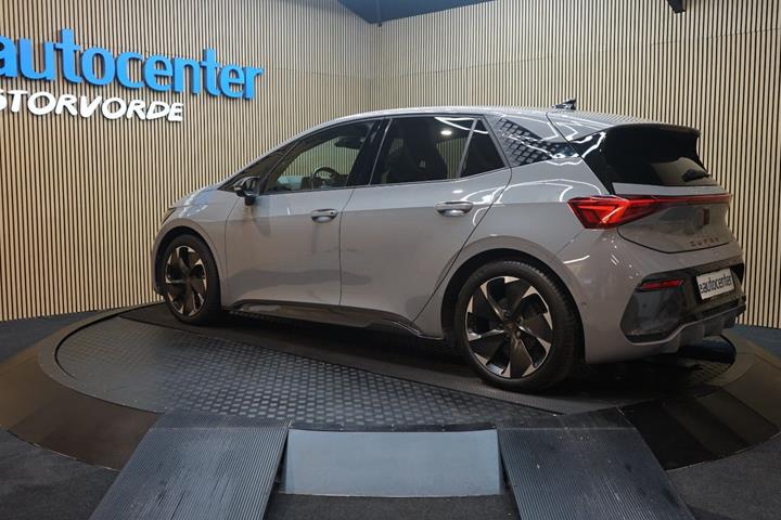 Grå Cupra Born fra 2023