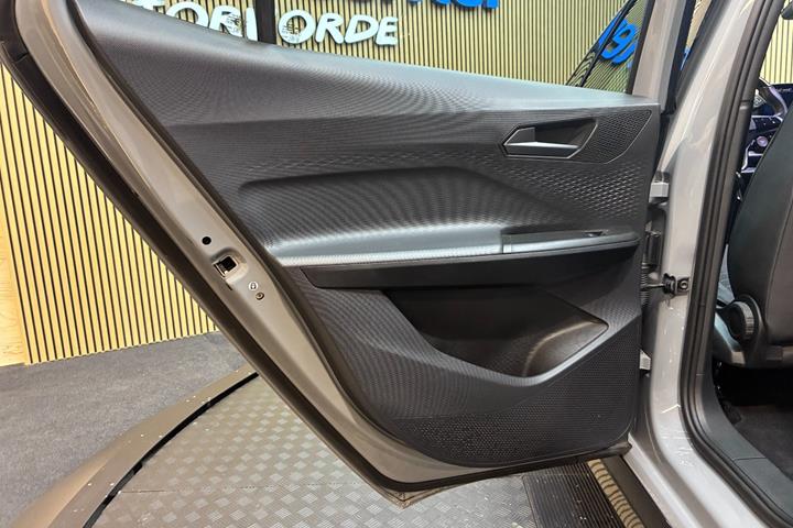 Grå Cupra Born fra 2023