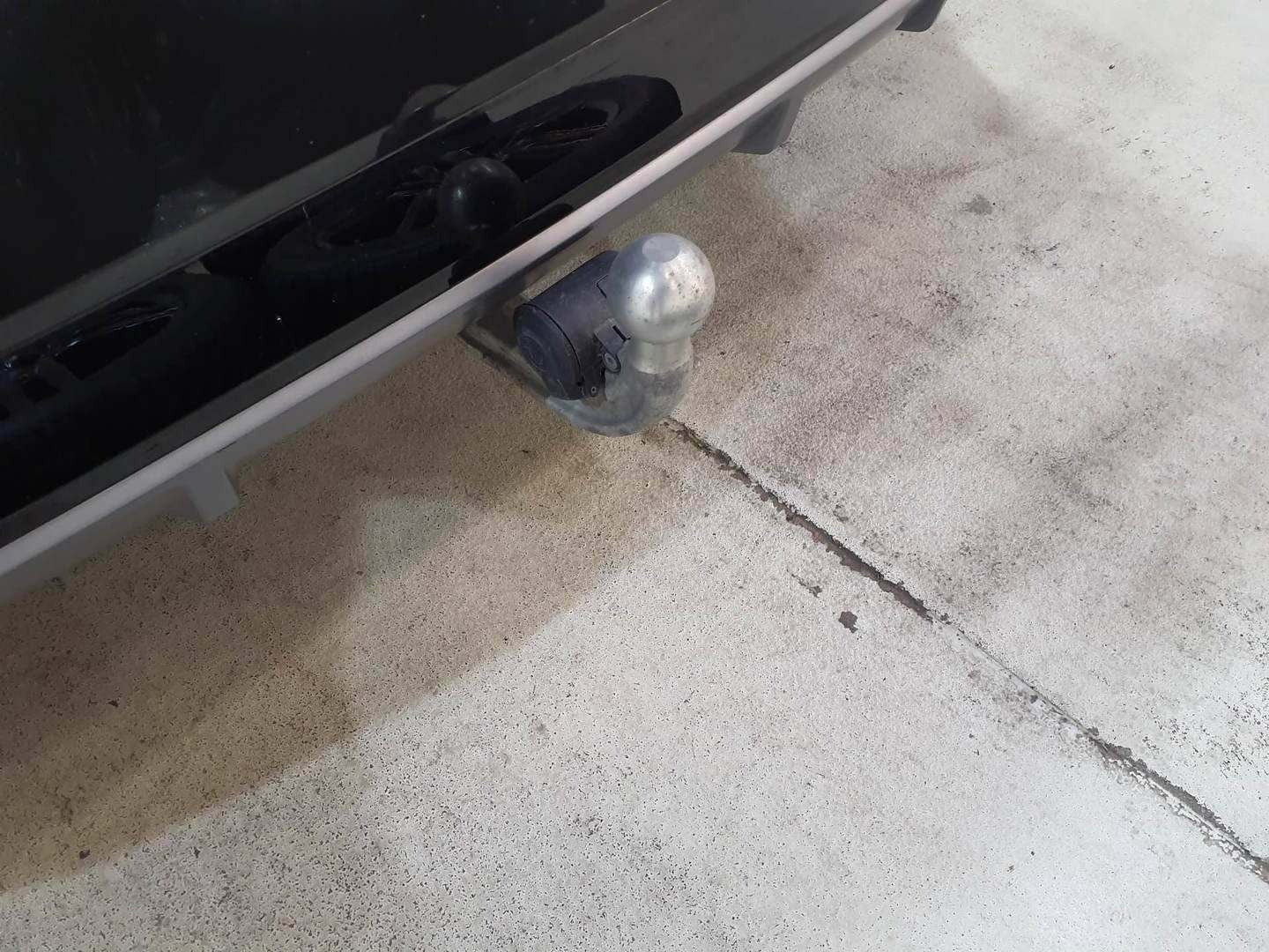 Grå BMW iX3 fra 2023