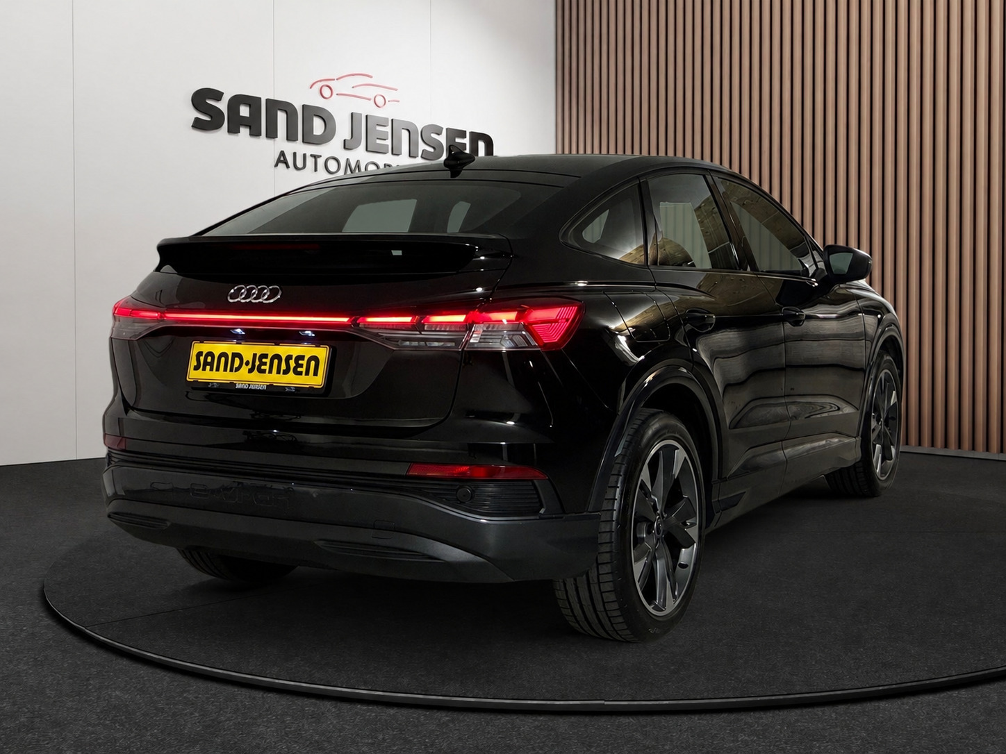 Sort Audi Q4 e-tron fra 2024