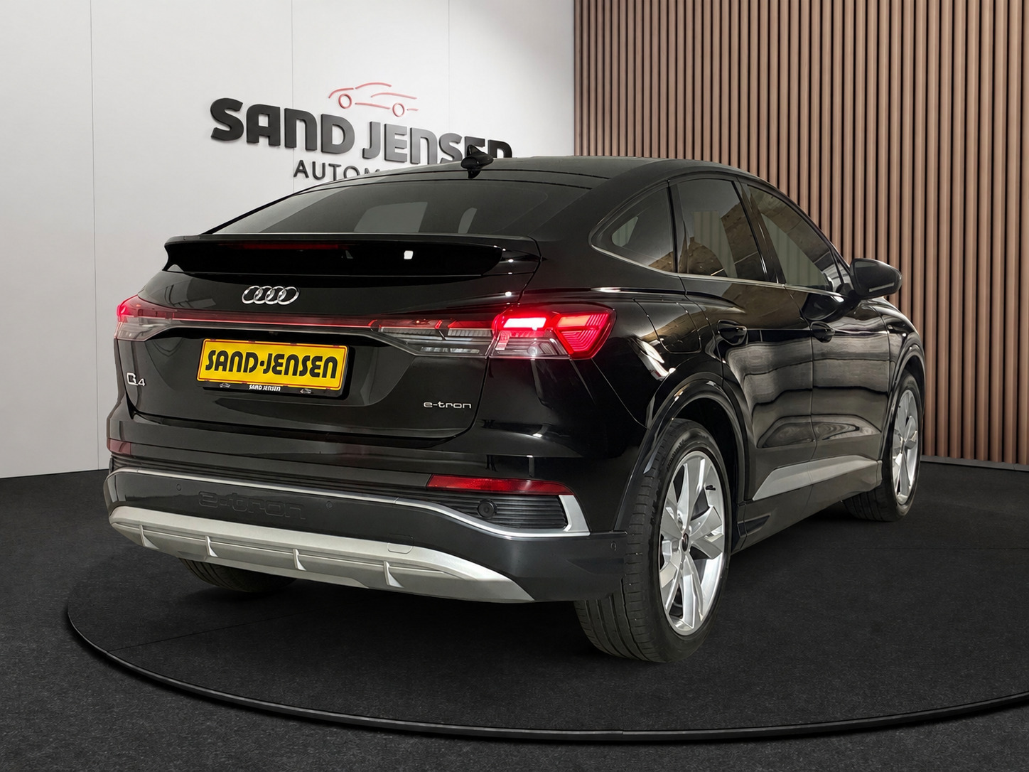 Sort Audi Q4 e-tron fra 2024