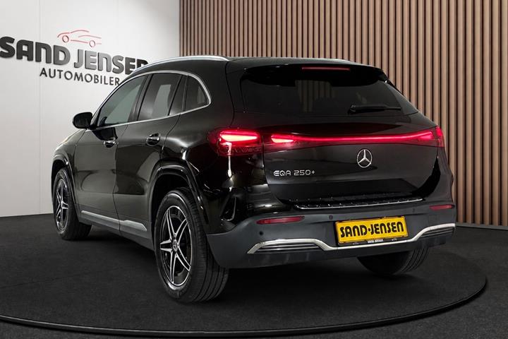 Sort Mercedes EQA250+ fra 2025