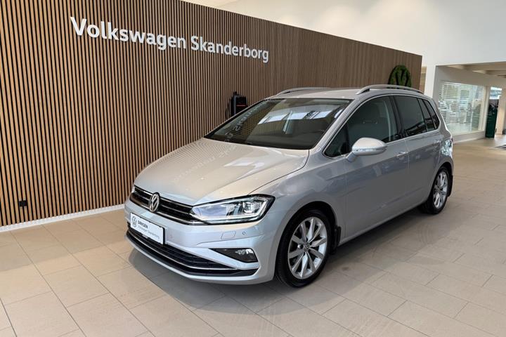 Sølv VW Golf Sportsvan fra 2019