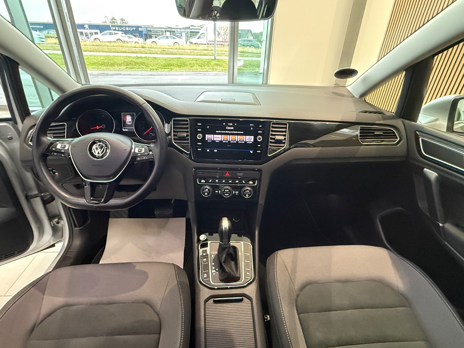 Sølv VW Golf Sportsvan fra 2019