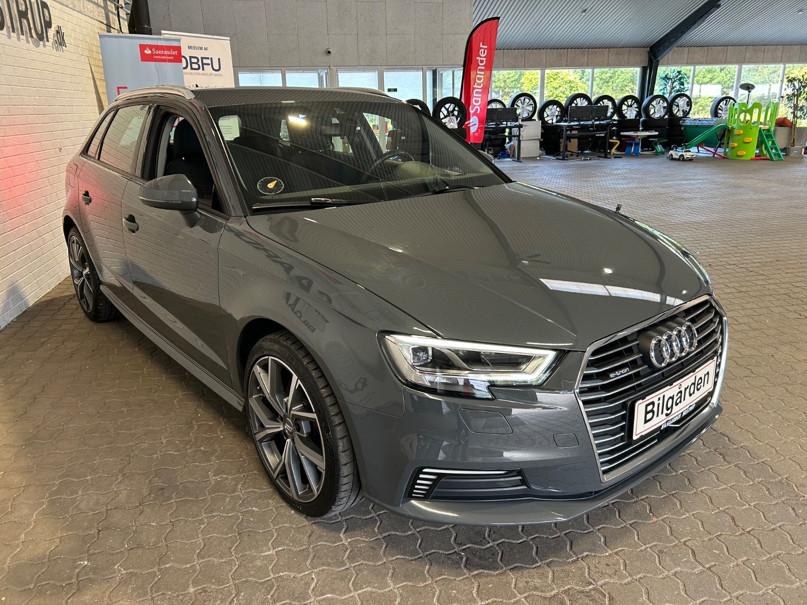 Grå Audi A3 fra 2020