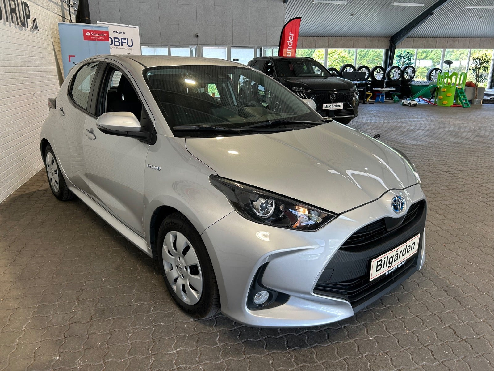 Sølv Toyota Yaris fra 2020