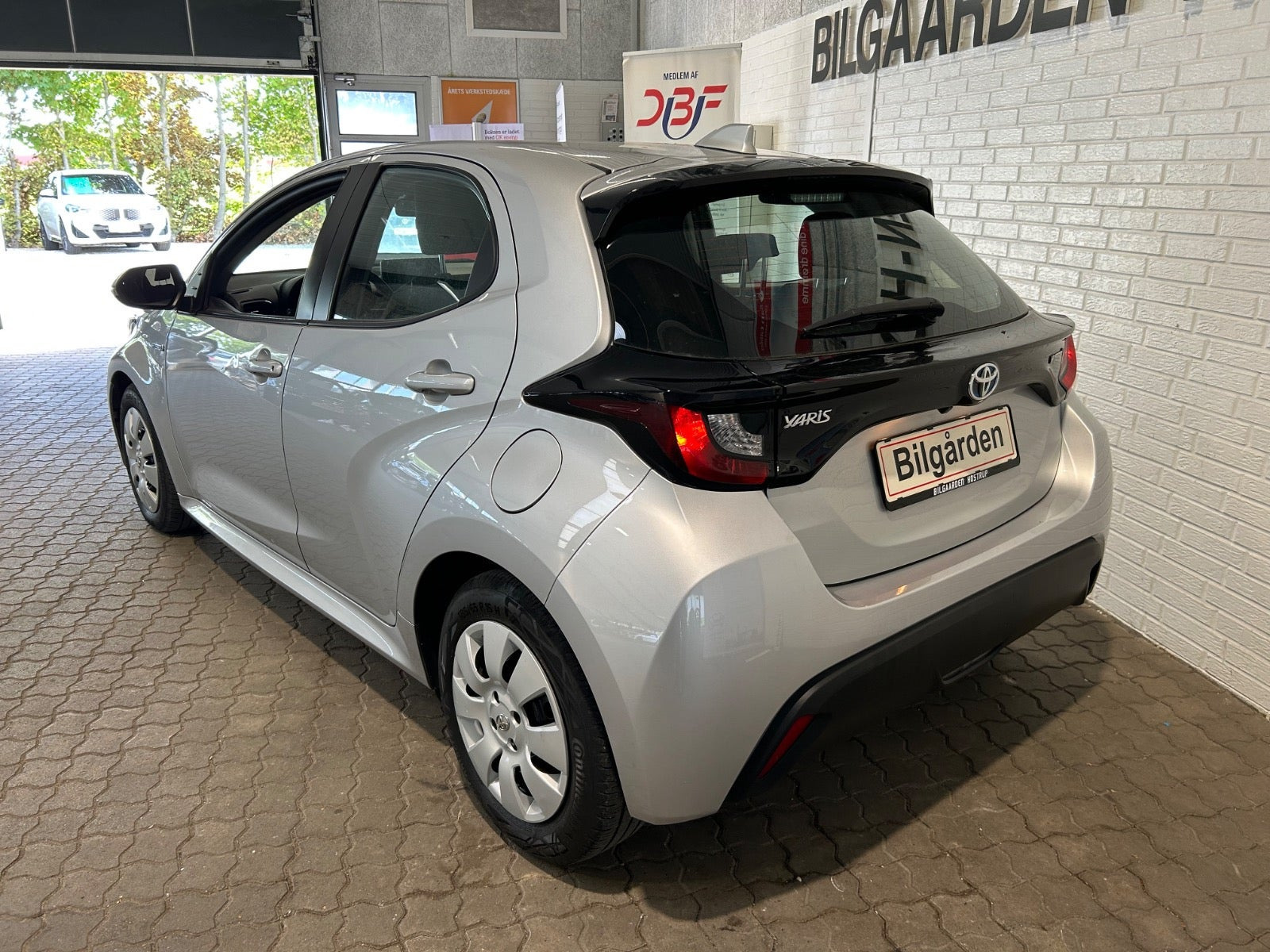 Sølv Toyota Yaris fra 2020