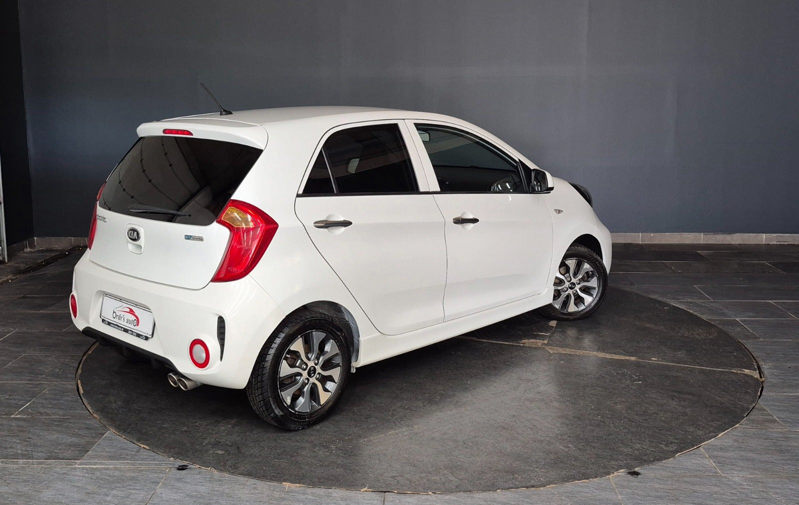 Hvid Kia Picanto fra 2016