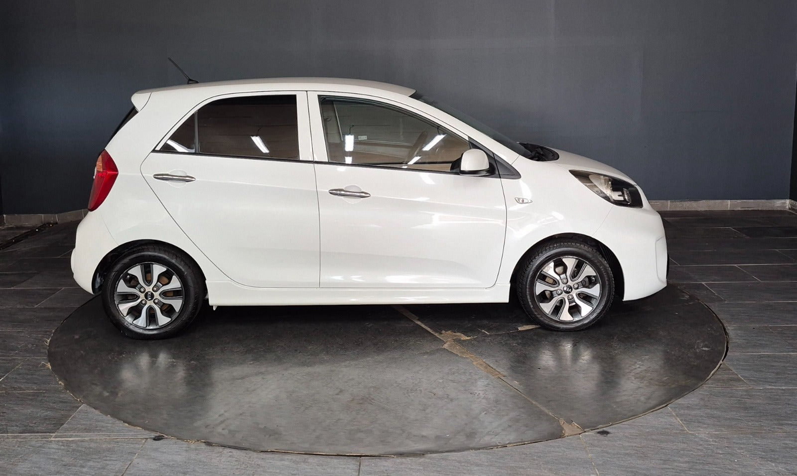 Hvid Kia Picanto fra 2016
